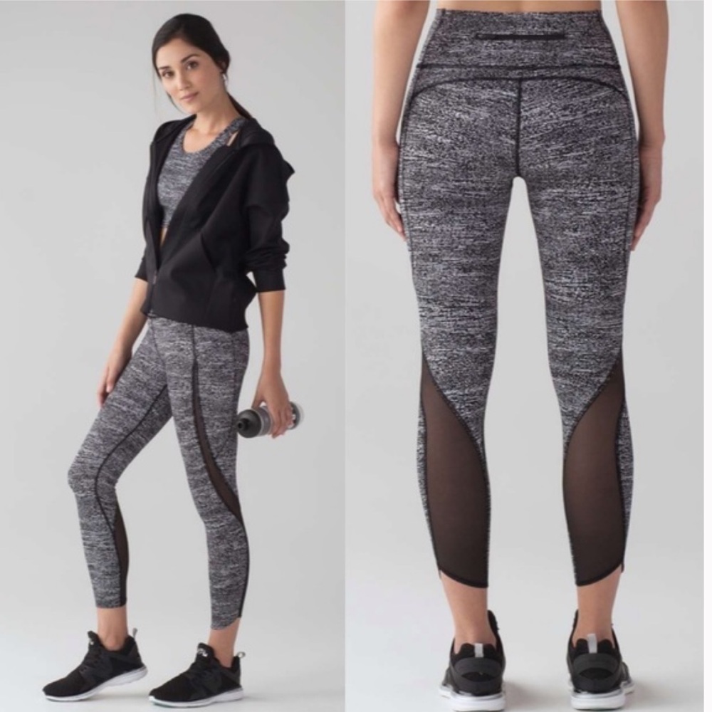 Lululemon Pace Perfect 7/8 Leggings (25") in Black/White Size 4
